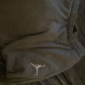 súper cute Jordan’s! Joggers